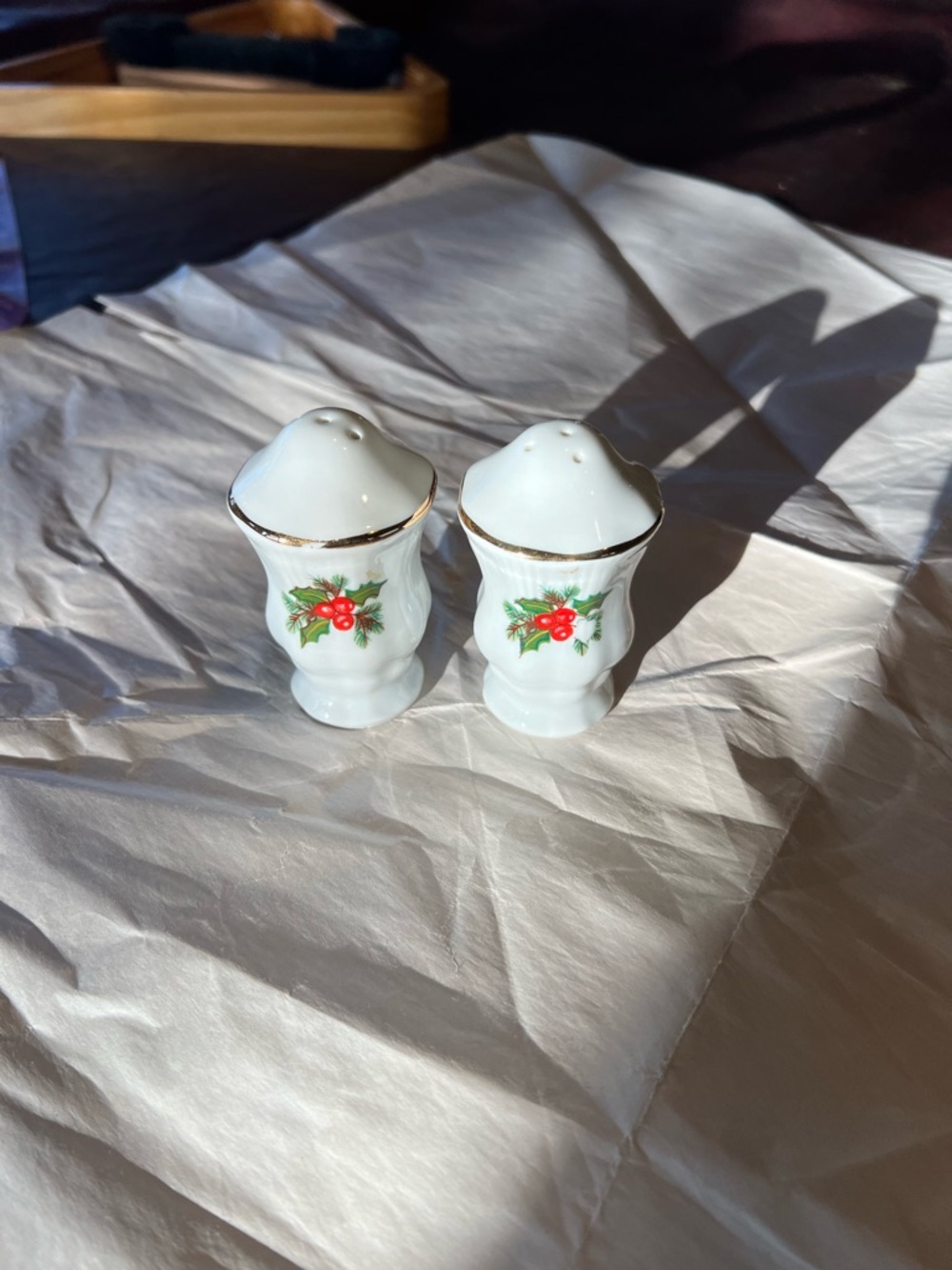 Walbrzych Porcelain Holiday Holly Salt and Pepper Shaker Set with Gold Trim